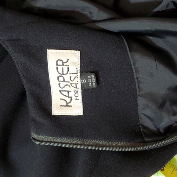 Kasper LBD with flared shoulders - Picture 8 of 9